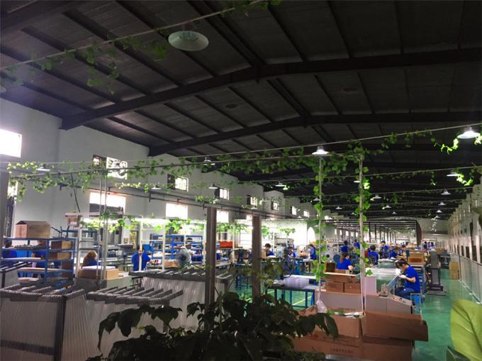 CO. ультрафиолетового света & электричества Нинбо, производственная линия 6 фабрики Ltd.